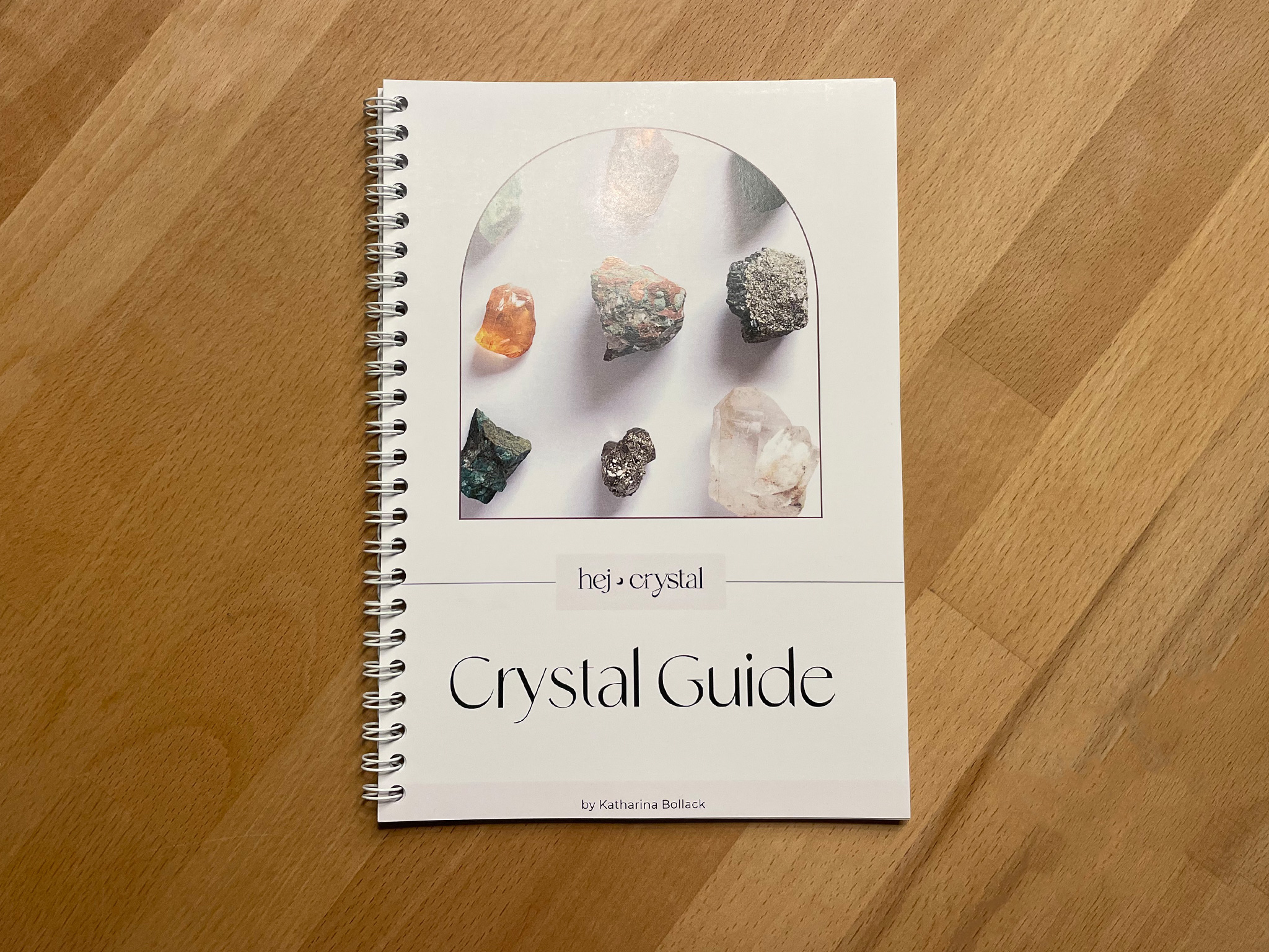 Der Crystal Guide by hej crystal ist als Ergänzung zu den vielen wunderbaren Edelsteinratgebern zu sehen, die es bisher auf dem Markt gibt.