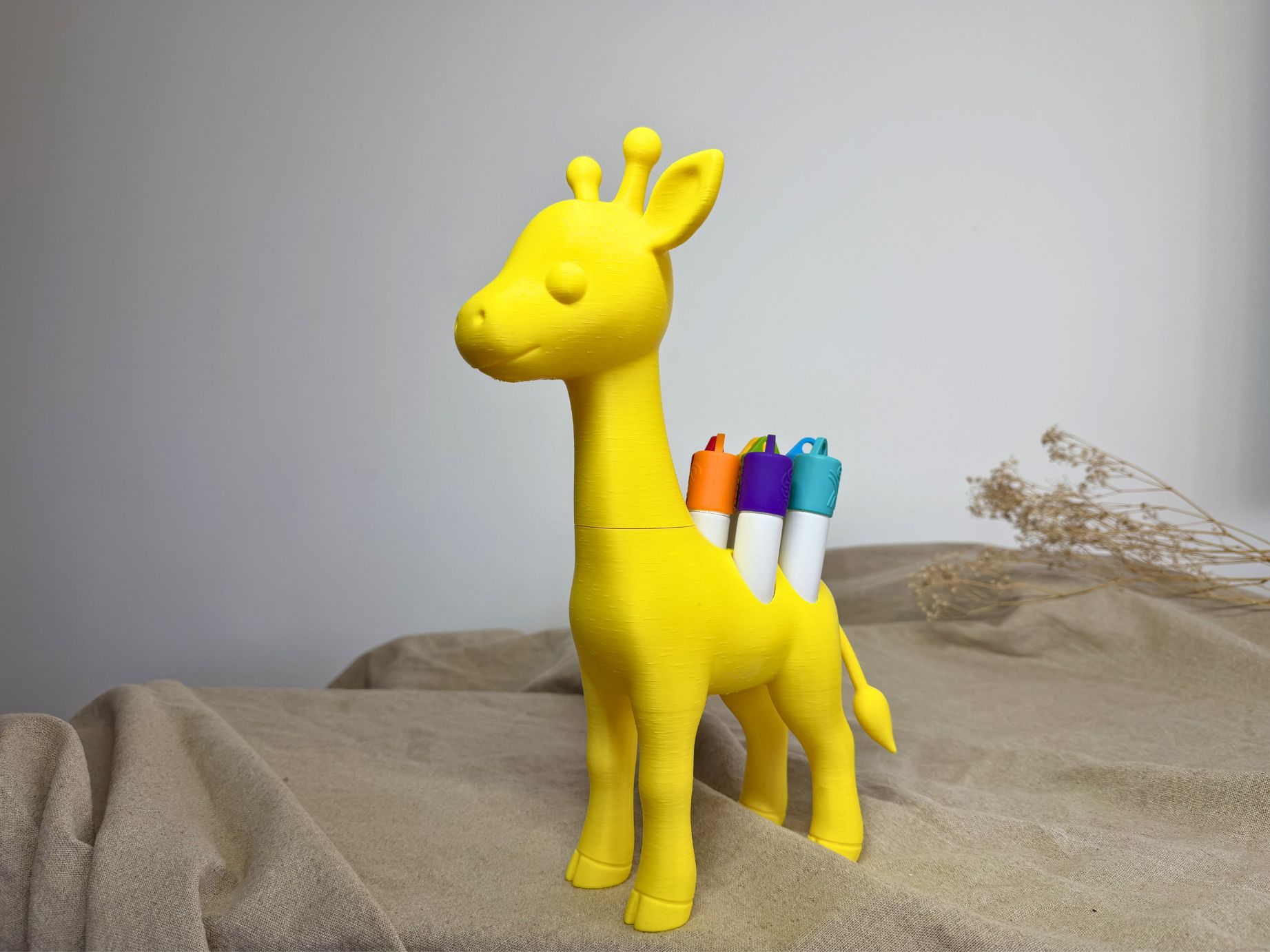 Roll-On Halter „Giraffe“ mit 7 Steckplätzen für Kids-Öle. Süße Aufbewahrung für ätherische Öle im Kinderzimmer – praktisch, liebevoll & einzigartig.